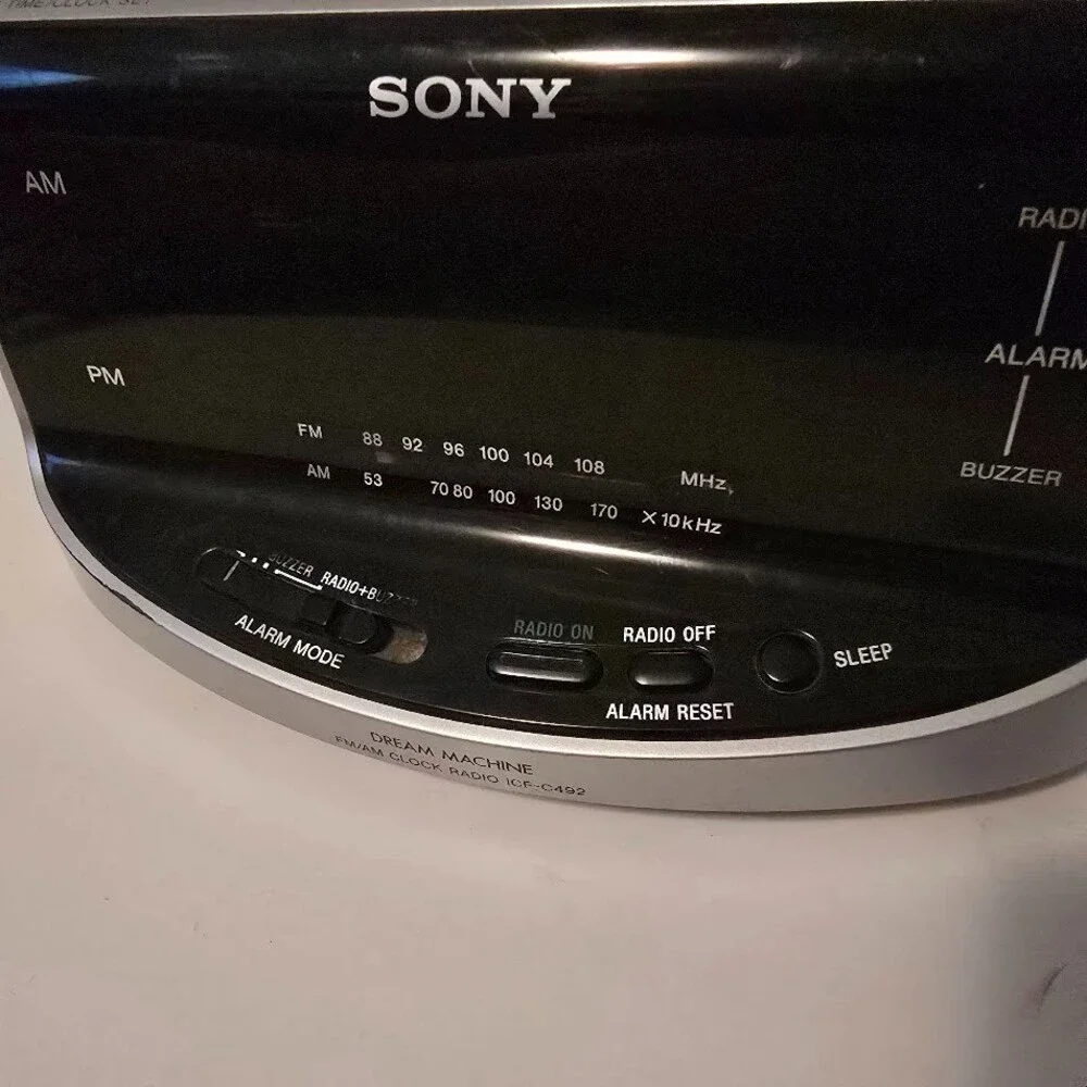 VTG Sony Dream Machine AM/FM Alarm Clock Radio Model ICF-C492-Tested